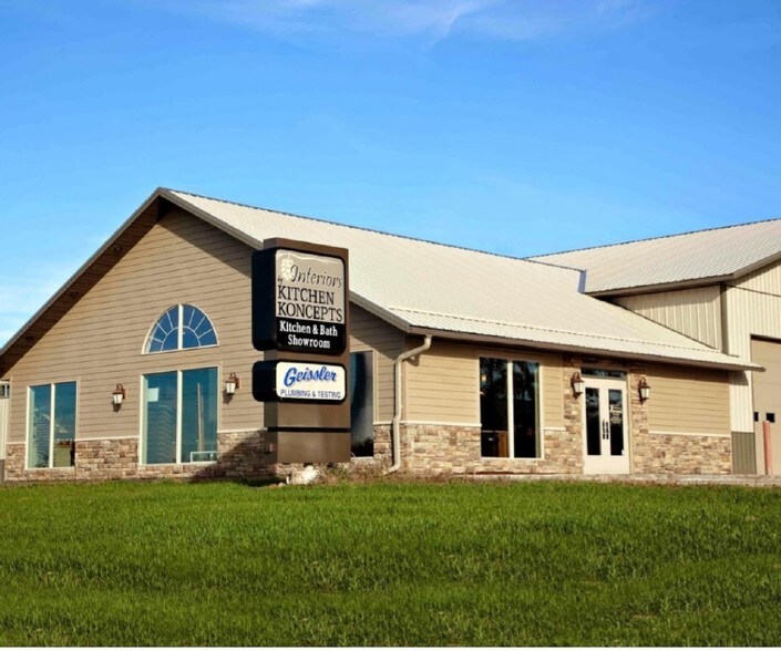 318 Development Dr, Stanley, WI for sale - Primary Photo - Image 1 of 1