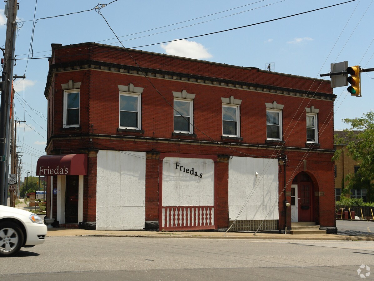 381 W Rayen Ave, Youngstown, OH 44502