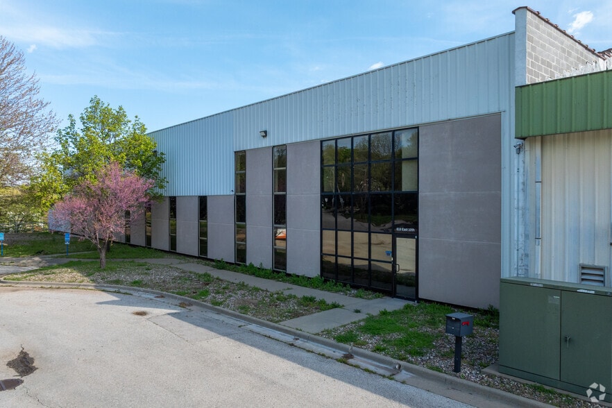 800-810 E 10th St, Lawrence, KS for sale - Primary Photo - Image 1 of 19