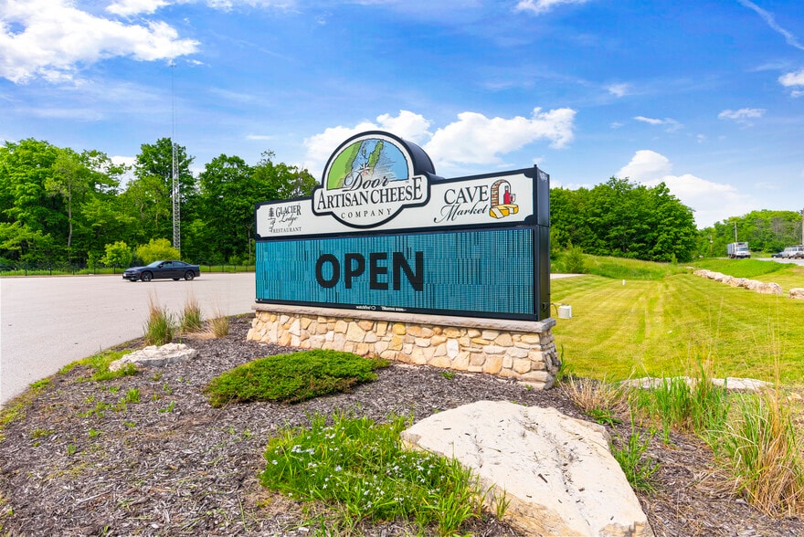 8103 WI-42 Hwy, Egg Harbor, WI for sale - Building Photo - Image 2 of 48