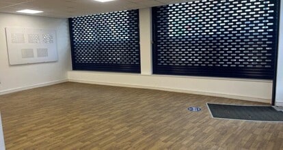 1-2 Commercial St, Newport for lease Interior Photo- Image 1 of 5