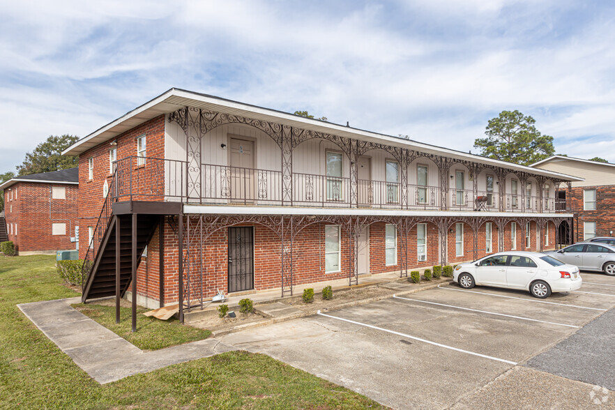 1710 N Marque Anne Dr, Baton Rouge, LA for sale - Primary Photo - Image 1 of 3