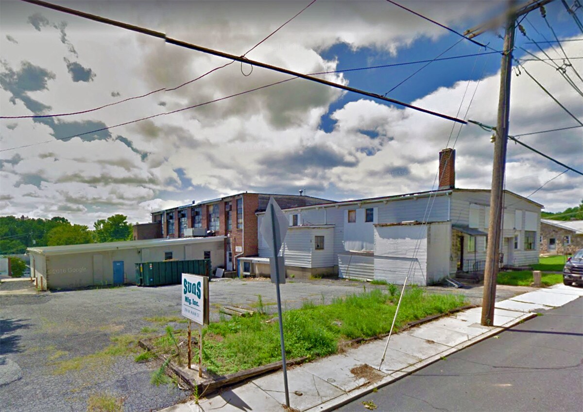 374 W Main St, Bath, PA 18014