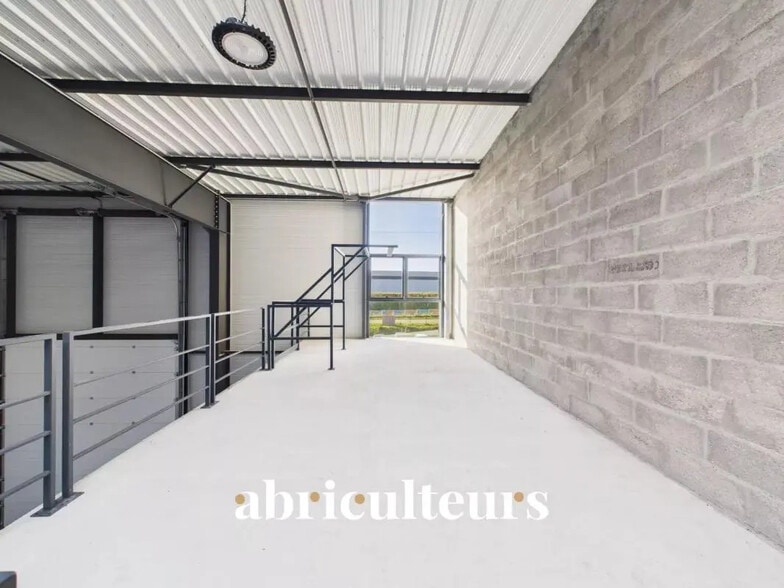 Office in Chartres for lease - Interior Photo - Image 3 of 6