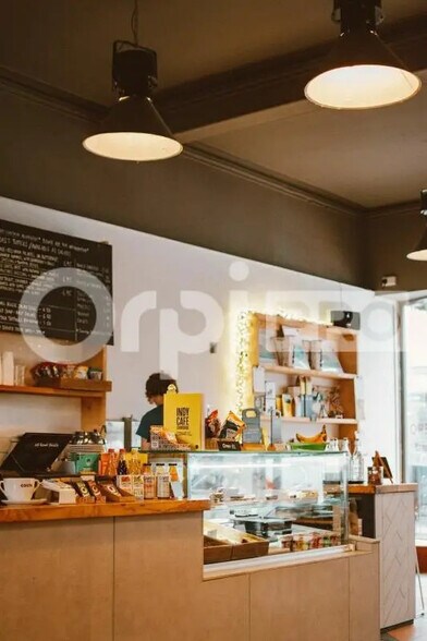 Retail in Sommières for sale - Building Photo - Image 3 of 5