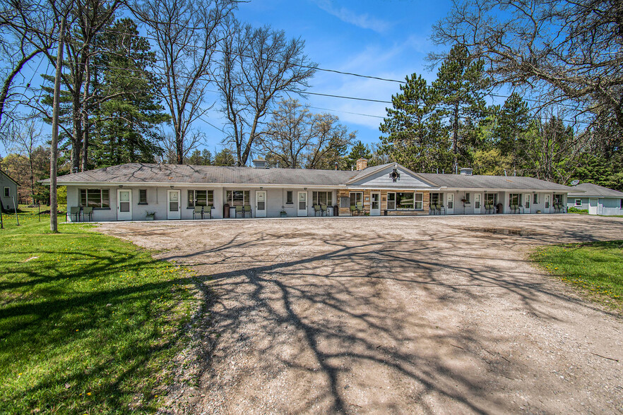 7852 S Grayling Rd, Grayling, MI for sale - Building Photo - Image 1 of 1