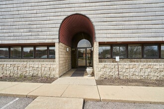 70 N Miller Rd, Akron, OH for lease Building Photo- Image 2 of 10