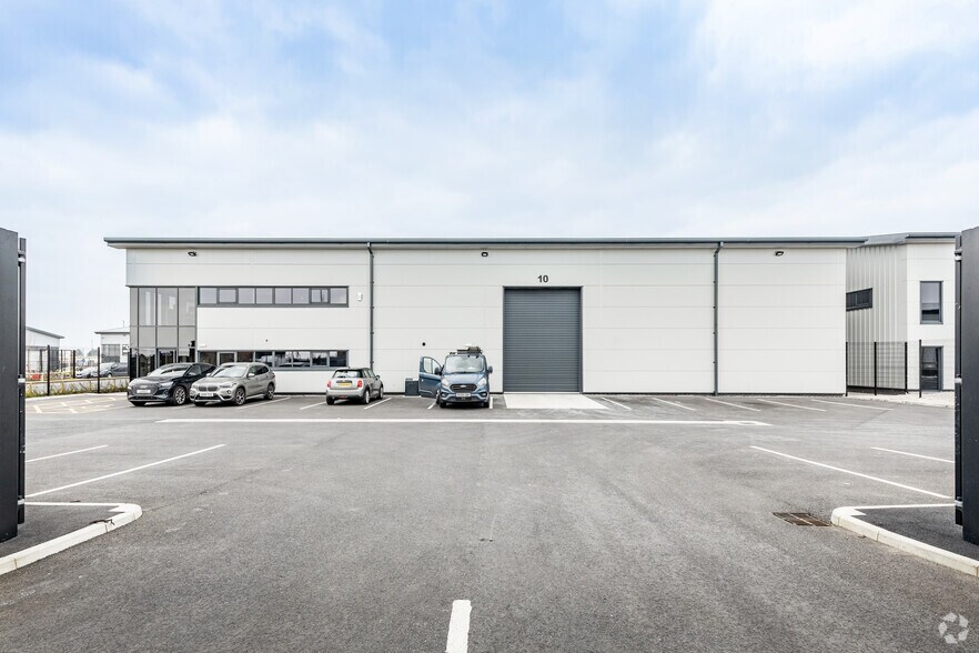 Seafire Way, Ormskirk for sale - Primary Photo - Image 1 of 1