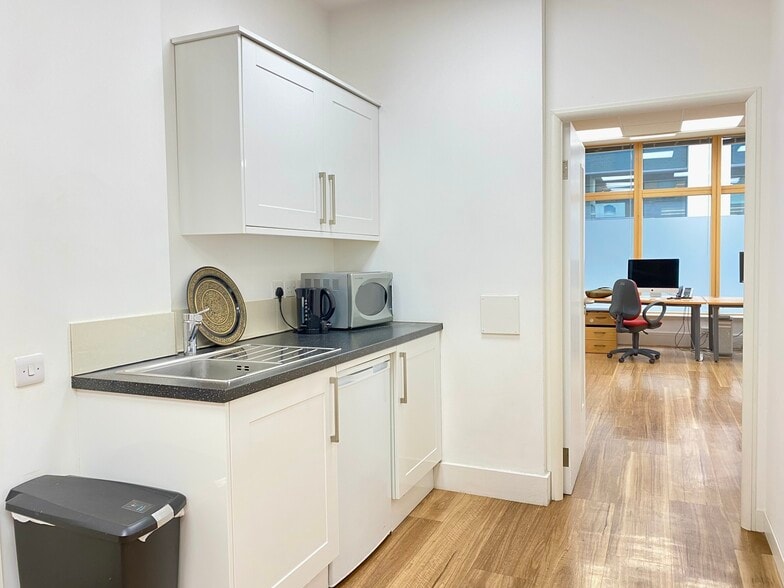 11 Ebenezer St, London for lease - Interior Photo - Image 3 of 8