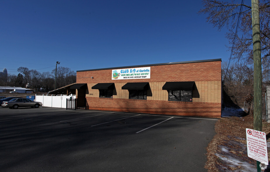 2001 N Davidson St, Charlotte, NC for lease - Building Photo - Image 3 of 5