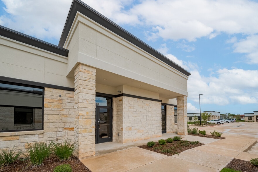 5501 Cabrera Dr, Sugar Land, TX for lease - Building Photo - Image 3 of 54