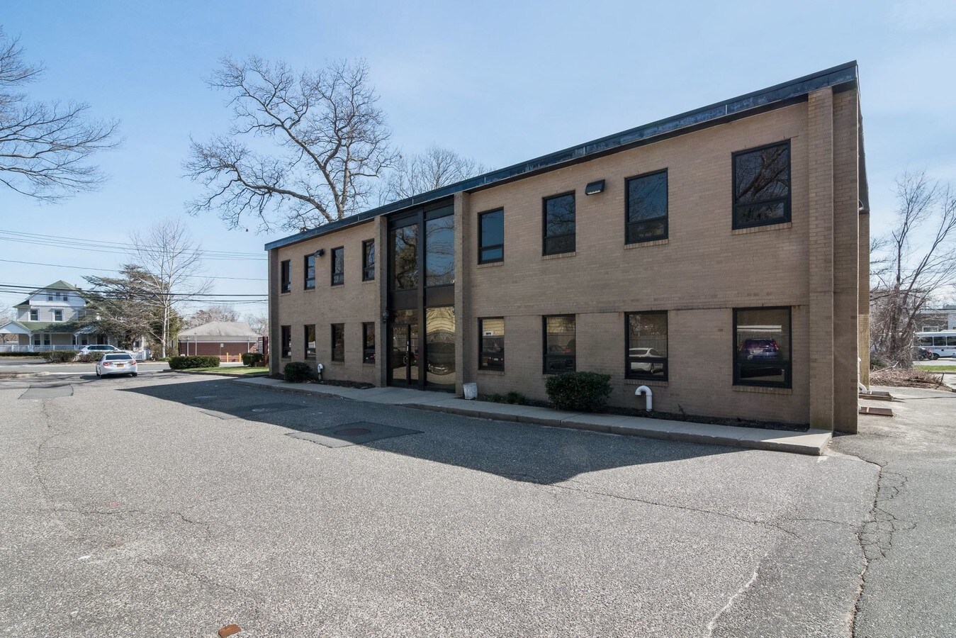 1 Edgewood Ave, Smithtown, NY 11787