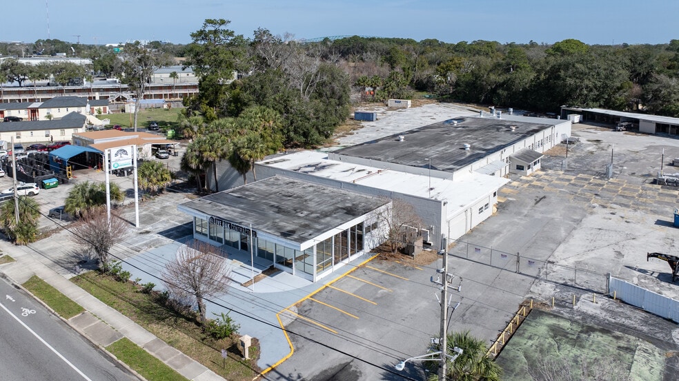 3261 Philips Hwy, Jacksonville, FL for lease - Building Photo - Image 1 of 11