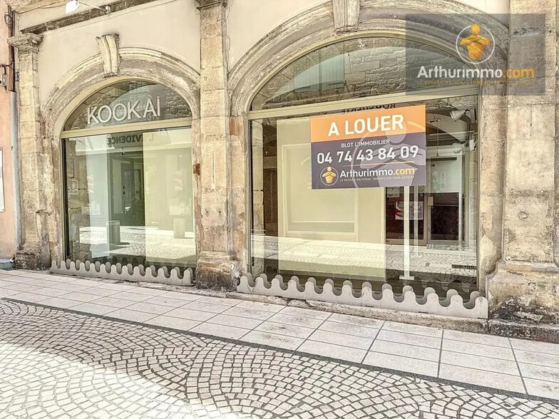 1 Rue Du Tribunal, Bourgoin-Jallieu for lease - Building Photo - Image 3 of 9