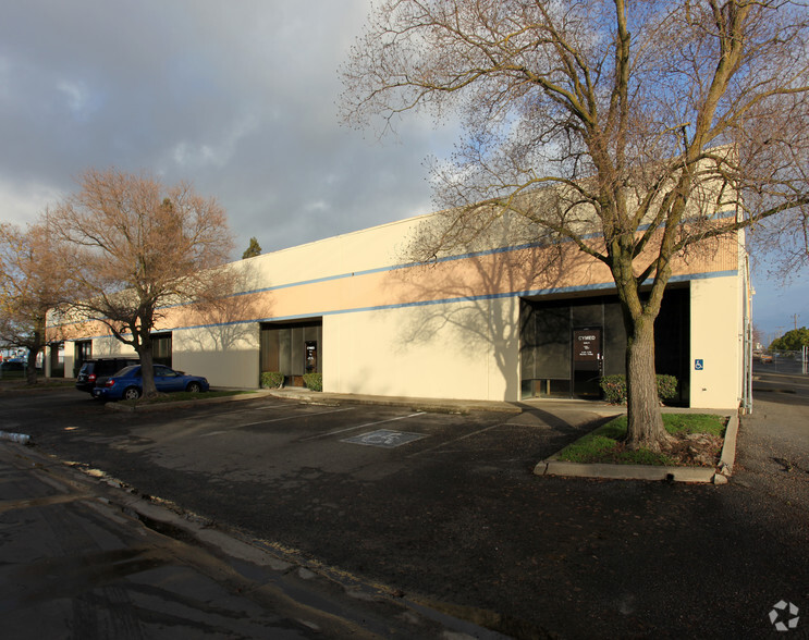 8400 Carbide Ct, Sacramento, CA for lease - Building Photo - Image 3 of 13