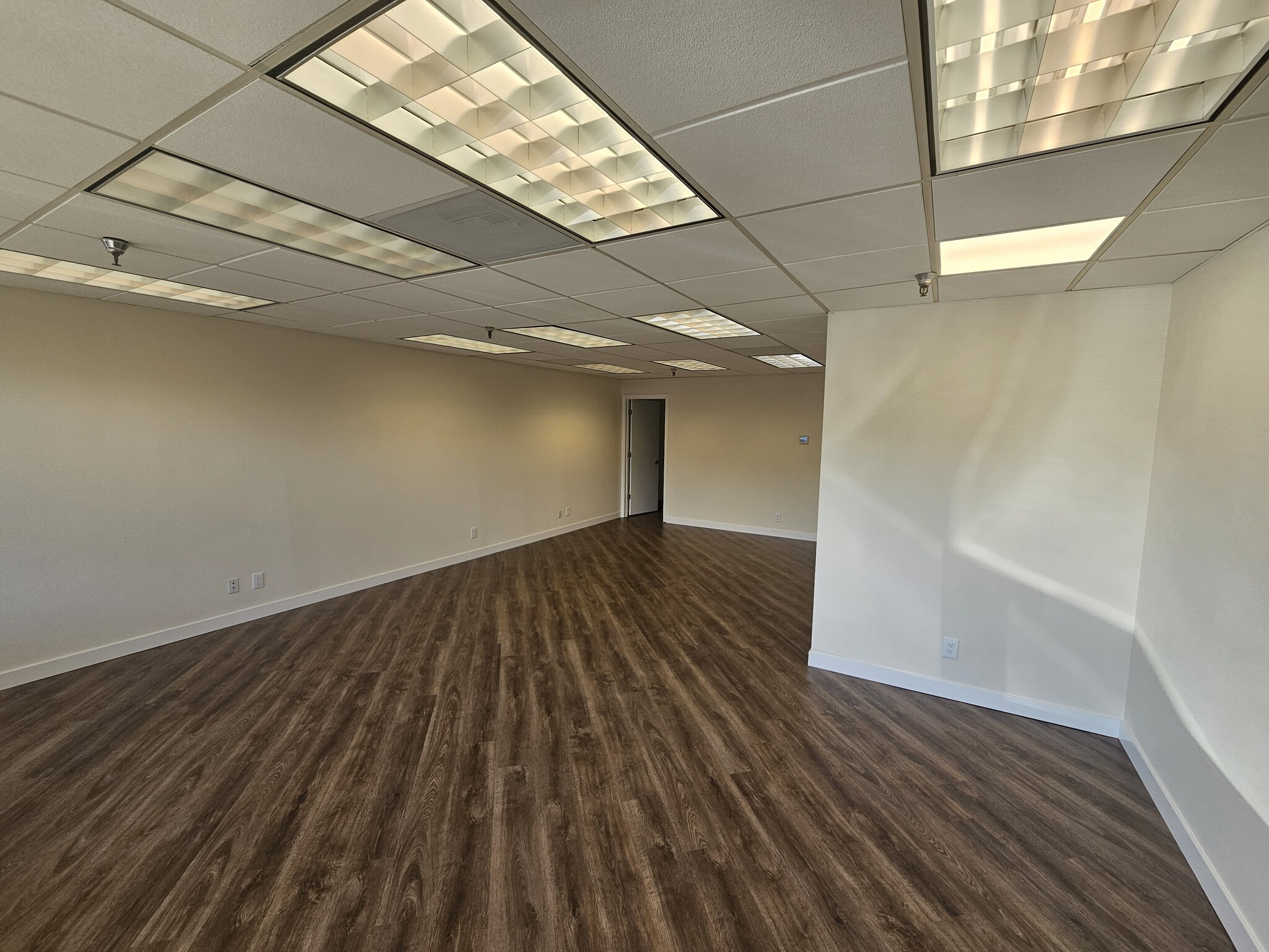 2700 NE Andresen Rd, Vancouver, WA for lease Interior Photo- Image 1 of 4