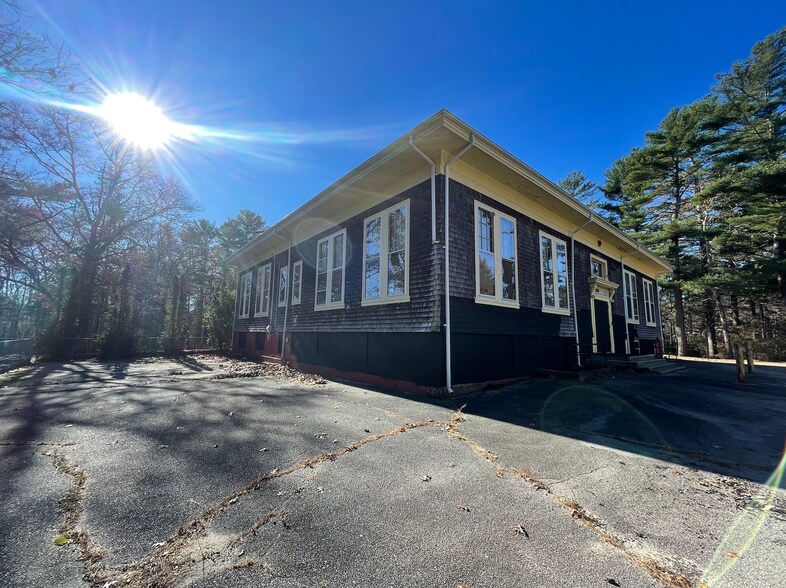 1073 Main St, West Wareham, MA 02576 1920 Schoolhouse