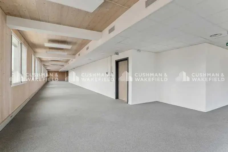 10 Place Bougainville, Marseille for sale Interior Photo- Image 1 of 5