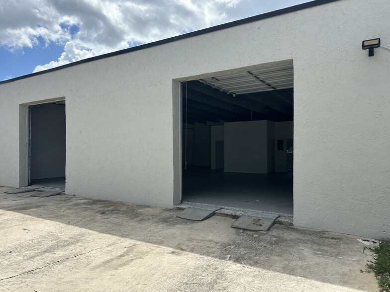 2755-2825 SE Garden St, Stuart, FL for lease - Building Photo - Image 2 of 6