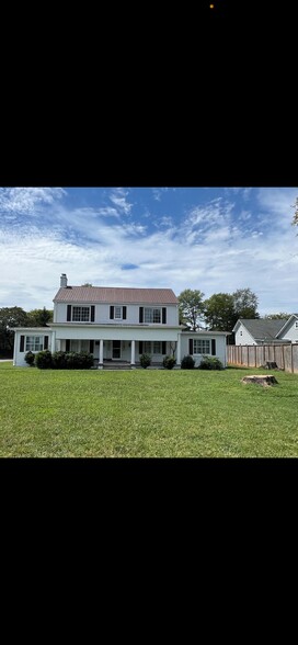 1202 SE Broad St, Murfreesboro, TN for lease - Building Photo - Image 1 of 19