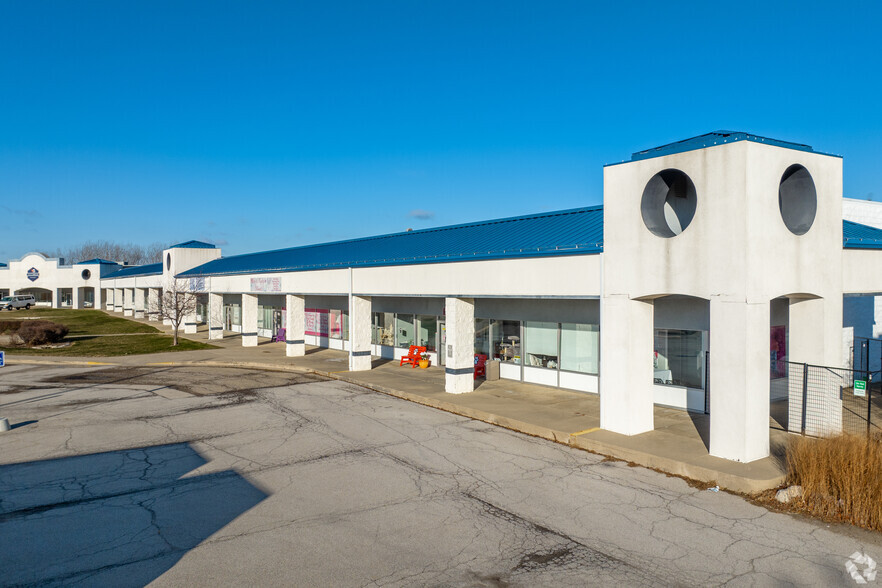 310 Wylie Dr, Normal, IL for lease - Building Photo - Image 2 of 20