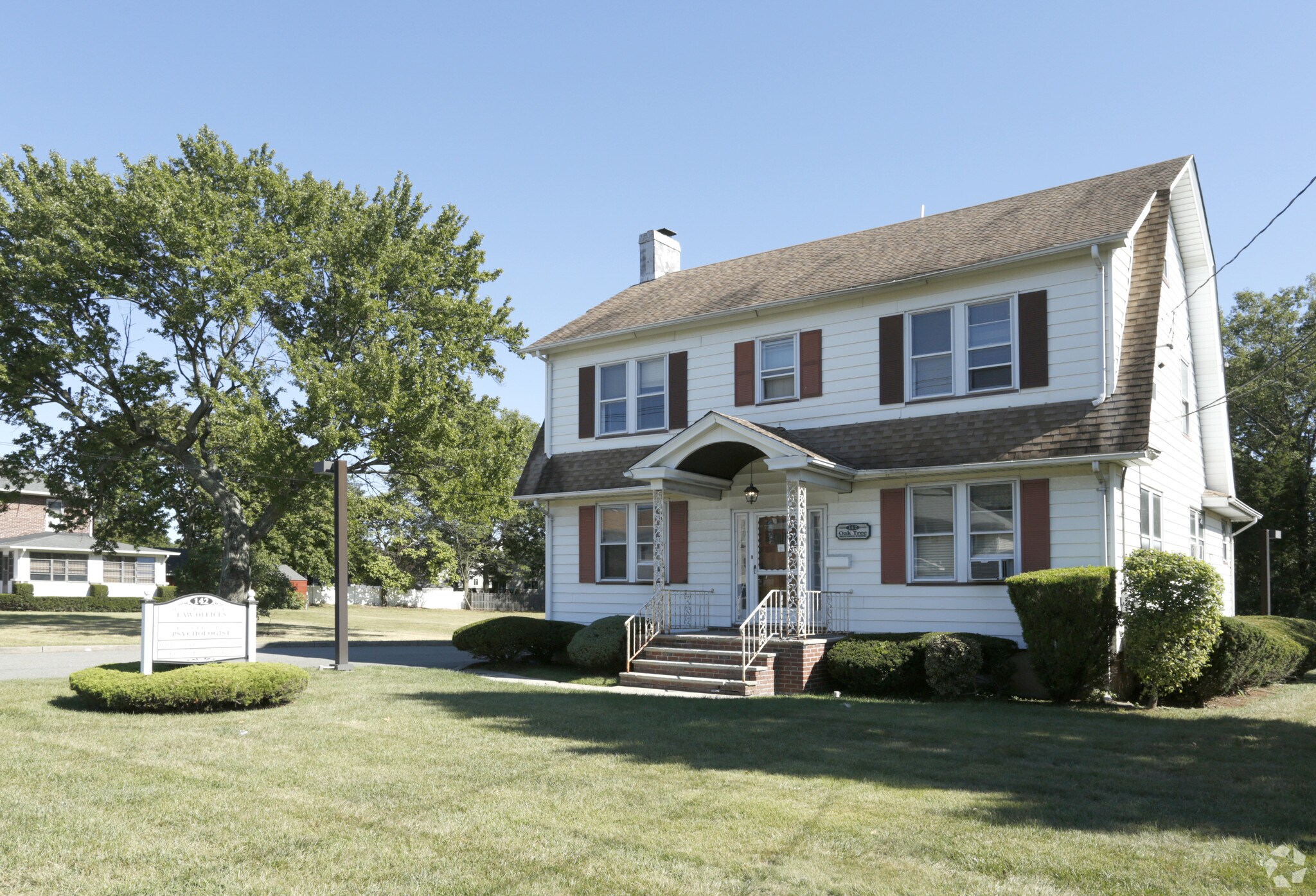 142 Oak Tree Ave, South Plainfield, NJ for sale Primary Photo- Image 1 of 1