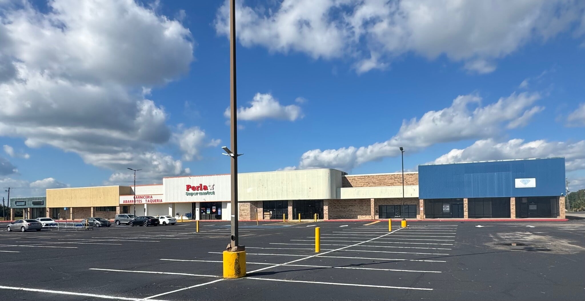 340-388 E Pass Rd, Gulfport, MS for lease Building Photo- Image 1 of 4