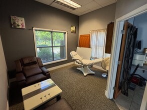 1584 McNeil St, Dupont, WA for lease Interior Photo- Image 2 of 4