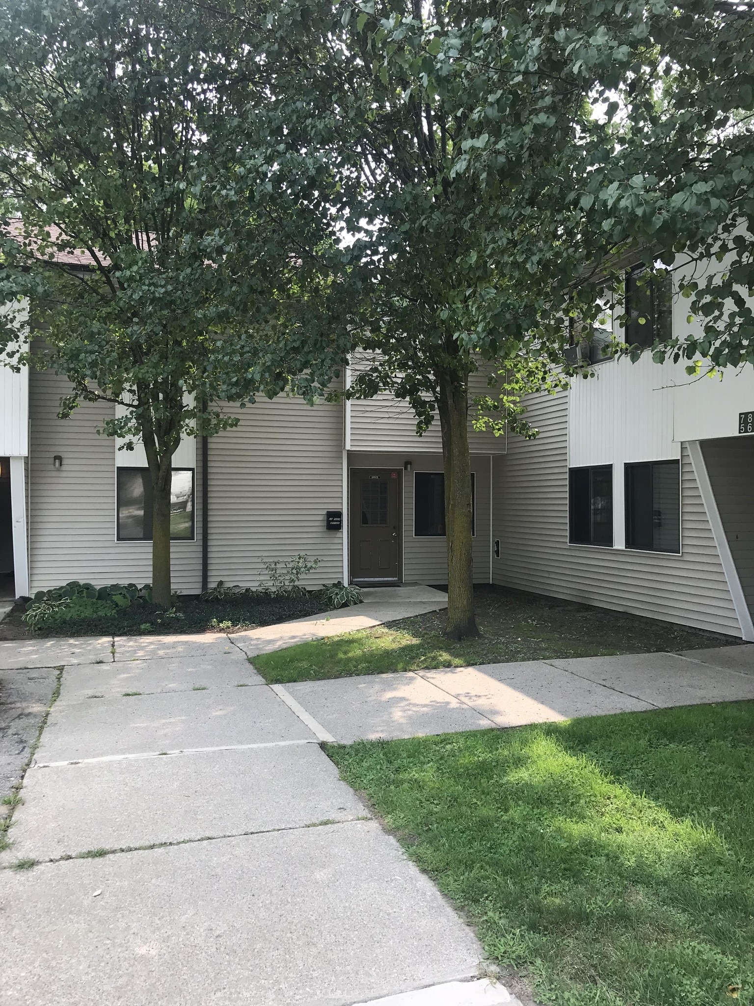 10 Pack St, Croswell, MI 48422 Croswell Manor