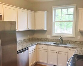 1214 Easy St, Woodbridge, VA for lease Interior Photo- Image 2 of 3