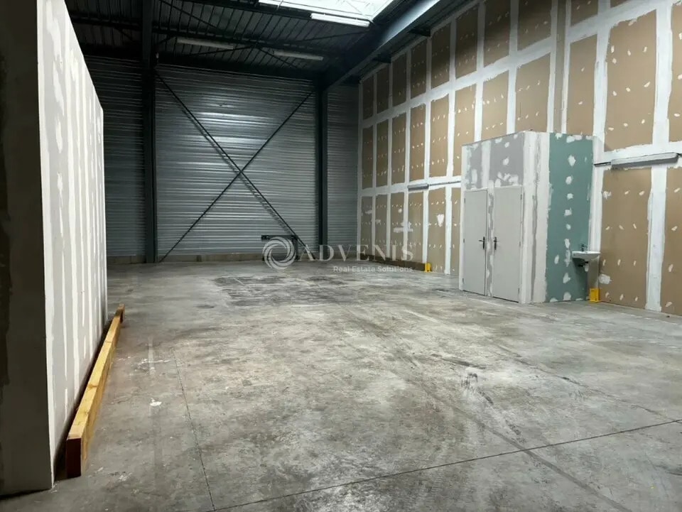 Location Local d'activités 264 m² - Photo 1