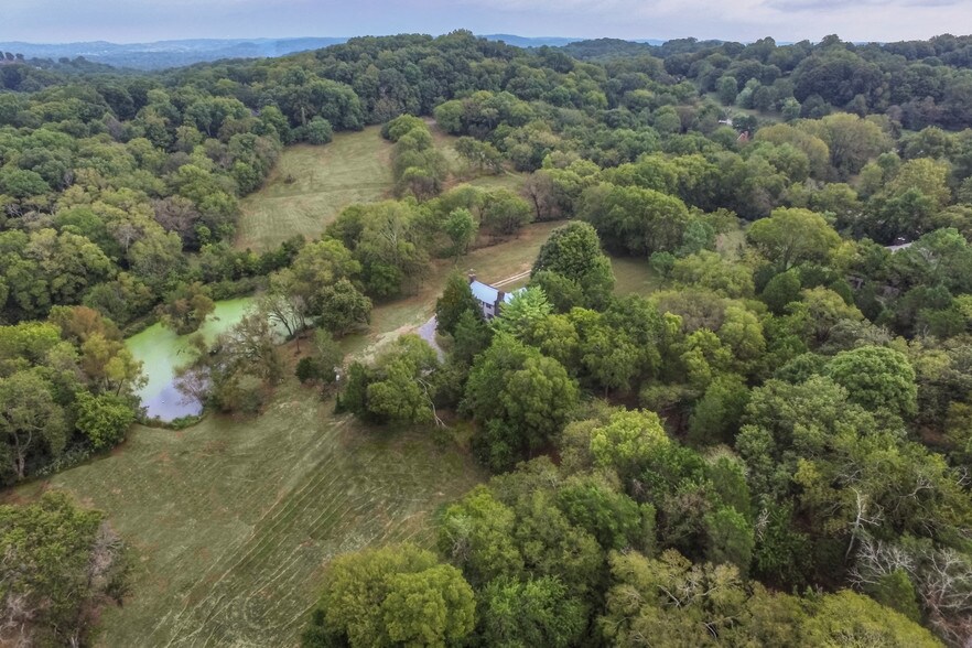 698 Sneed Rd W, Franklin, TN 37069