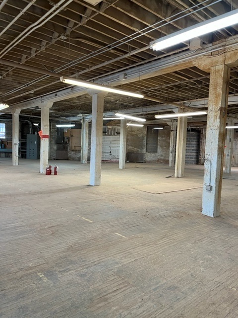 629 W Cermak Rd, Chicago, IL for lease Interior Photo- Image 1 of 6