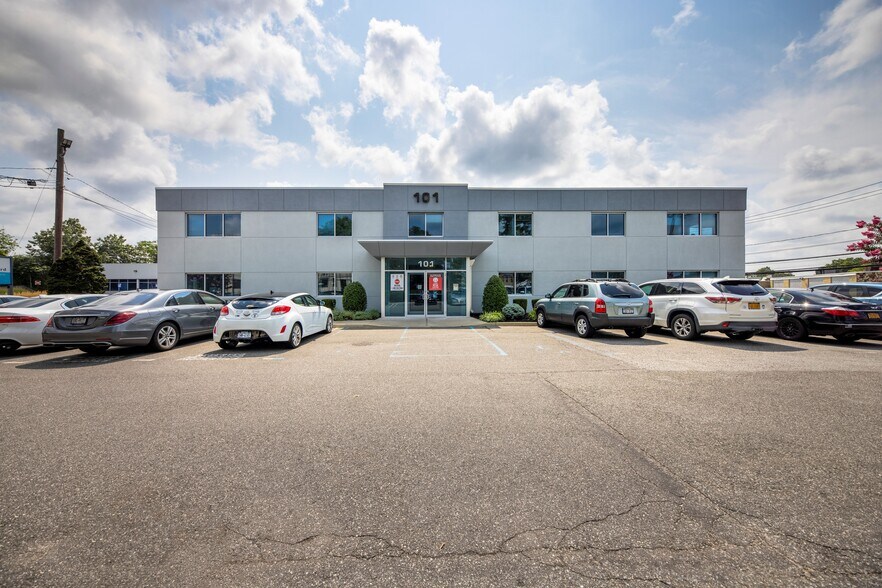 101 Sunnyside Blvd, Plainview, NY 11803 Office for Lease