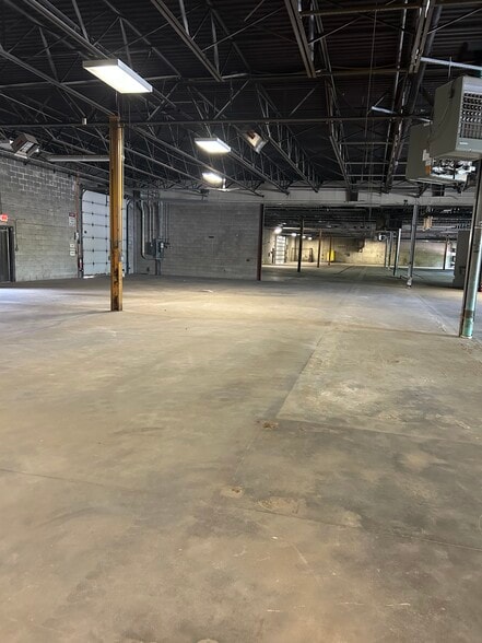 28 Lexington Dr, Laconia, NH for lease - Building Photo - Image 3 of 7