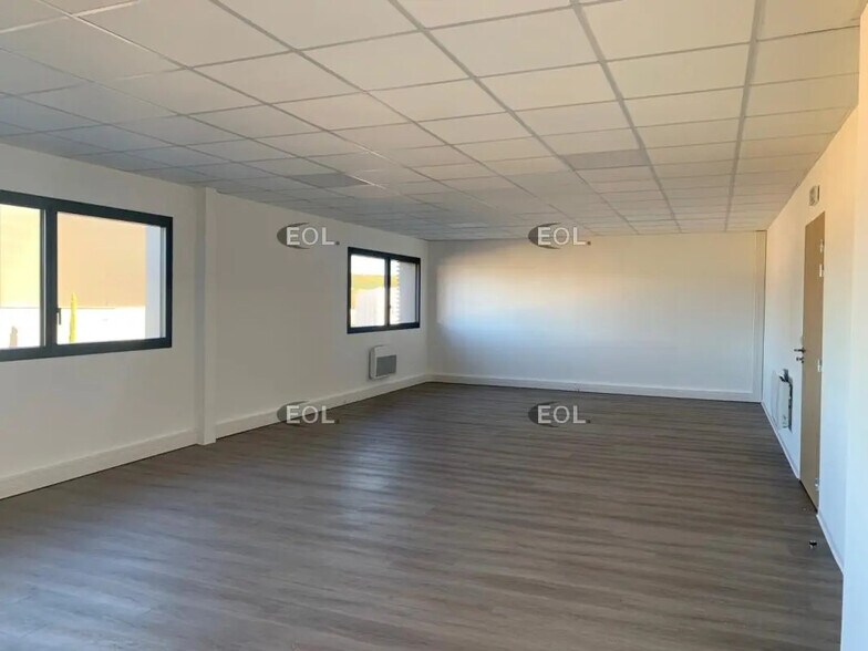 Flex in LA ROQUE-D'ANTHERON for lease - Building Photo - Image 3 of 7