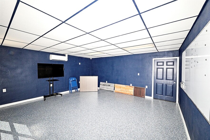 406 W Wise St, Bowie, TX for sale - Building Photo - Image 2 of 38