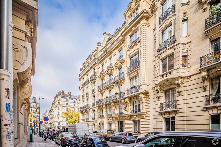 18 Rue Théodule Ribot, Paris for lease - Building Photo - Image 2 of 17