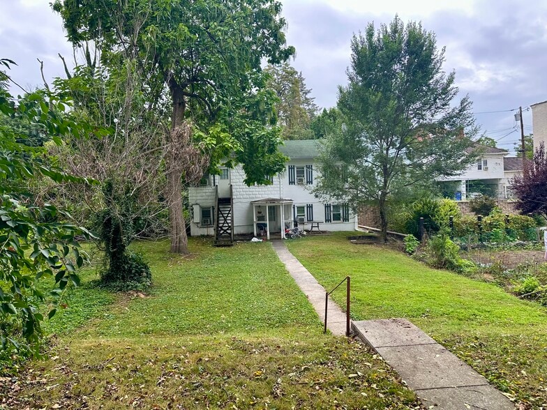 419 Summit Ave, Hagerstown, MD for sale - Building Photo - Image 2 of 4