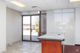 256 N K St, Tulare, CA for lease Interior Photo- Image 1 of 12