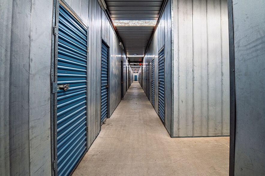 1605 Corona Dr, Lake Havasu City, AZ for sale - Building Photo - Image 2 of 4