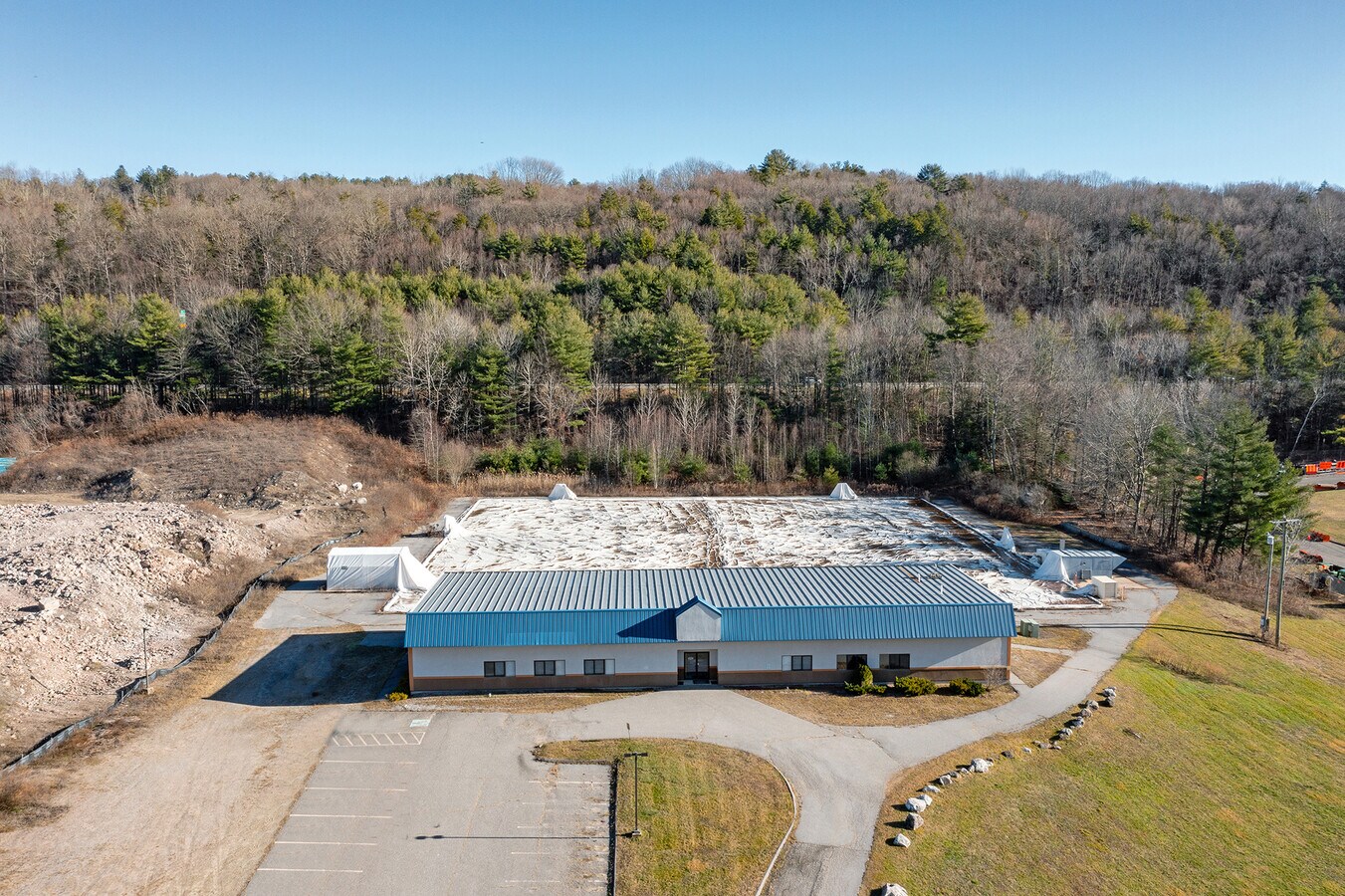 147 Torrington Rd, Winsted, CT 06098