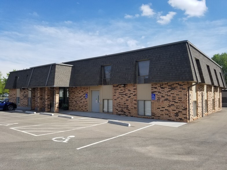 1725 SW Gage Blvd, Topeka, KS for sale - Building Photo - Image 1 of 1