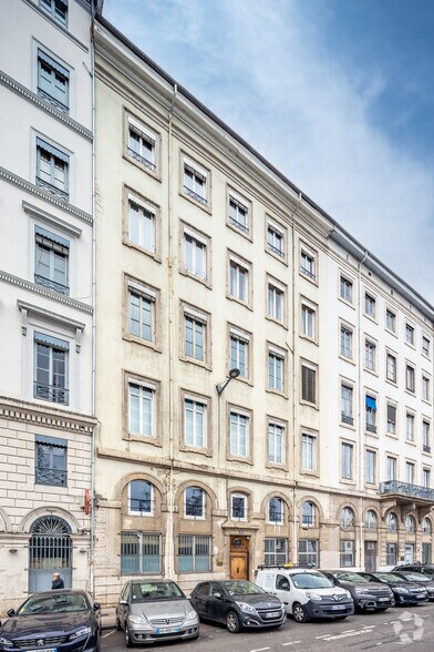 Office in Lyon for lease - Building Photo - Image 3 of 3