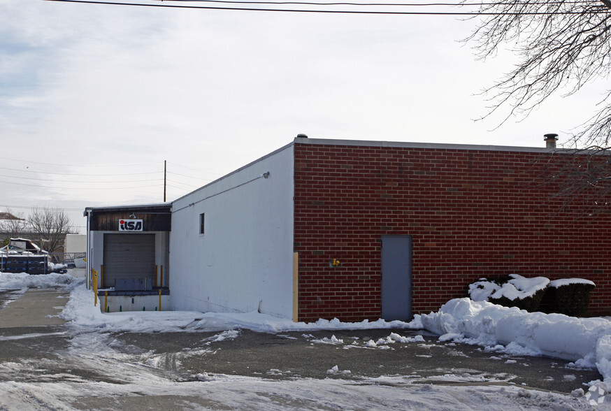 231 Edison Ave, West Babylon, NY for lease - Building Photo - Image 3 of 3