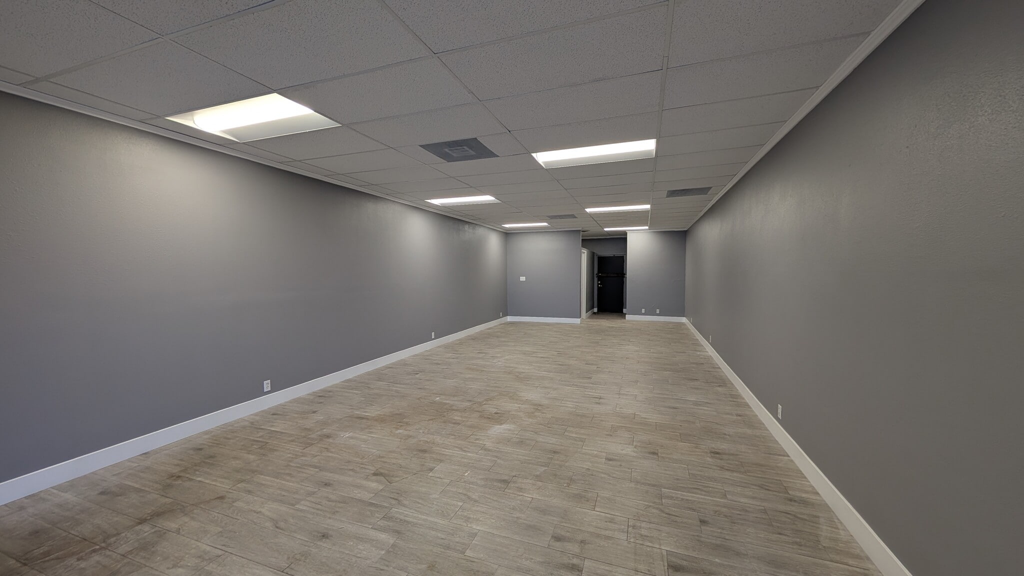 1350 N Towne Ave, Claremont, CA for lease Interior Photo- Image 1 of 2