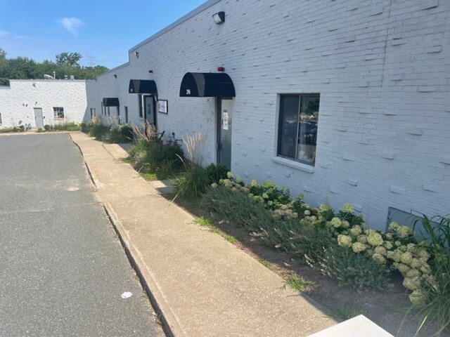 101-111 Tosca Dr, Stoughton, MA for lease - Building Photo - Image 3 of 18