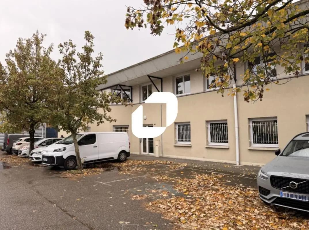 Office in Eybens for lease Building Photo- Image 1 of 7