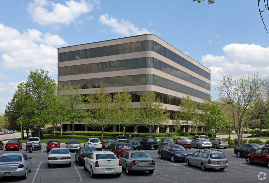 10950 Grandview St, Overland Park, KS for lease - Building Photo - Image 2 of 9