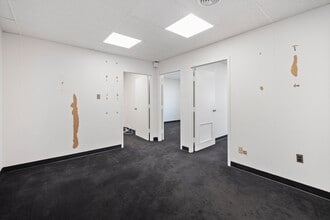 2401 Blueridge Ave, Wheaton, MD for lease Interior Photo- Image 1 of 14